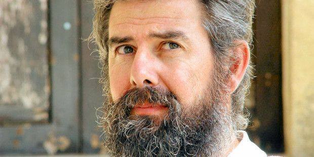 La lotta del religioso francese che “difende” l’eremo di Caulonia dal fuoco