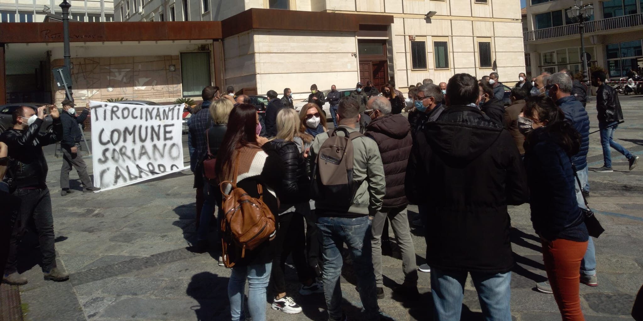 Sit-in dei tirocinanti a Catanzaro