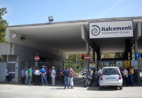 Italcementi, rischiano 200 dipendenti