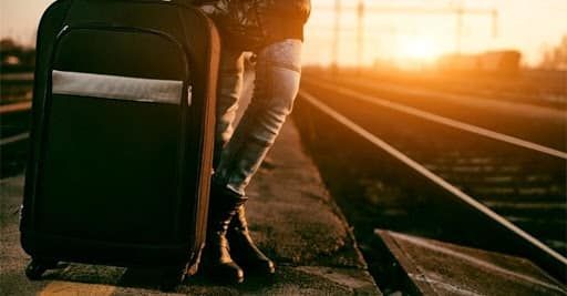 Precari fuori Calabria, l’appello alla Santelli: «Fateci tornare»