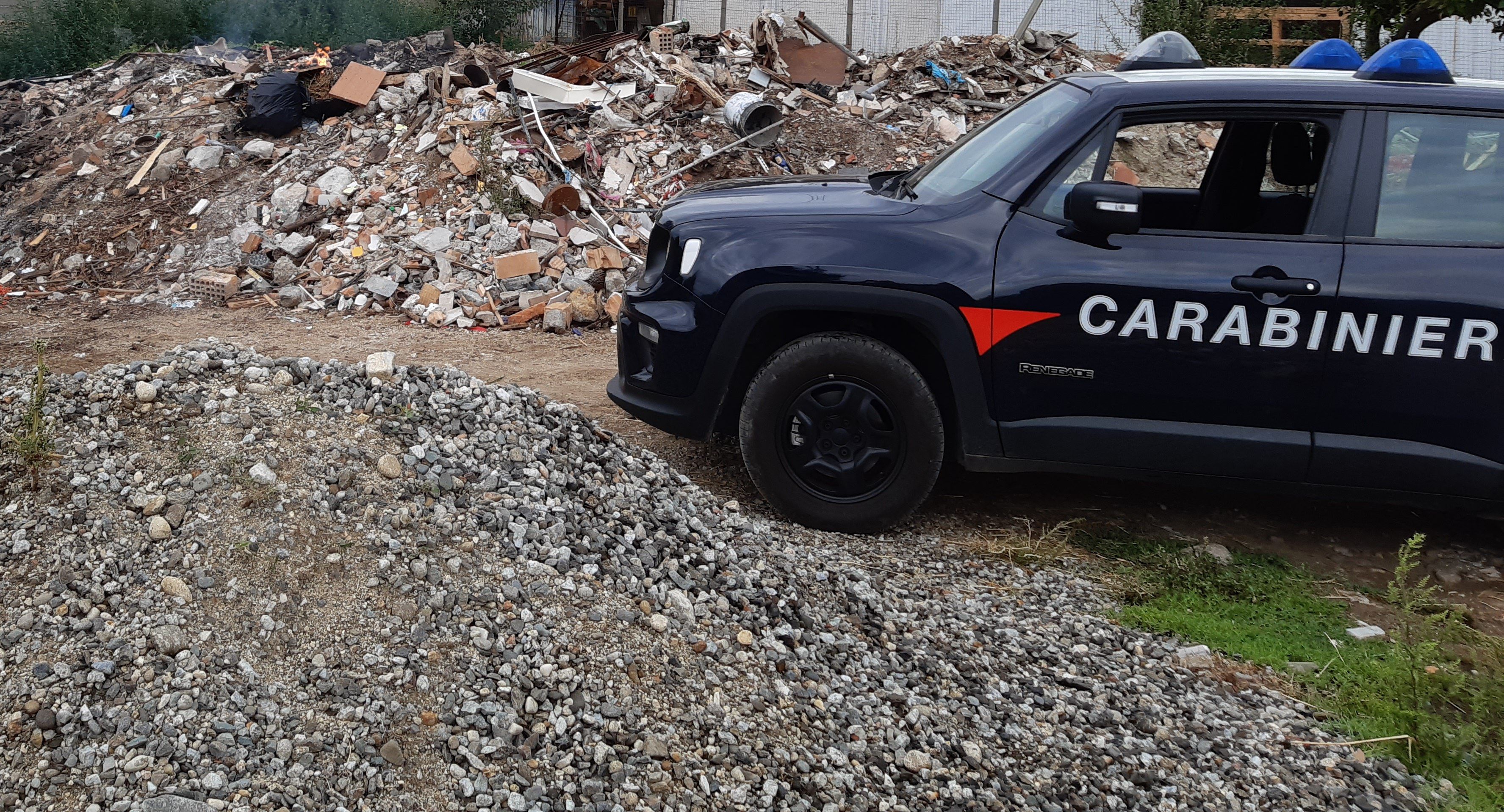 Scoperta mega discarica nel Reggino, due arresti