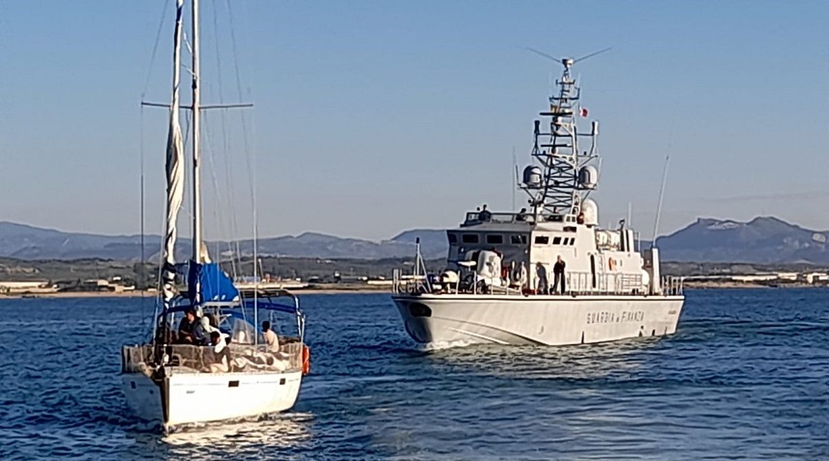 Nuovo sbarco nel Reggino, in dodici soccorsi su un veliero