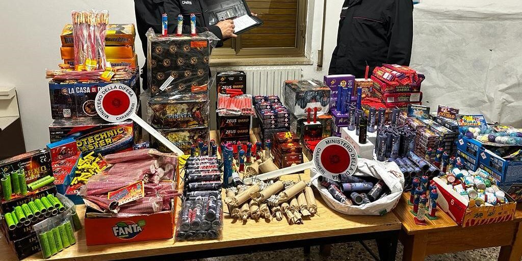 San Sosti, trovato con oltre 7800 botti illegali: pensionato ai domiciliari