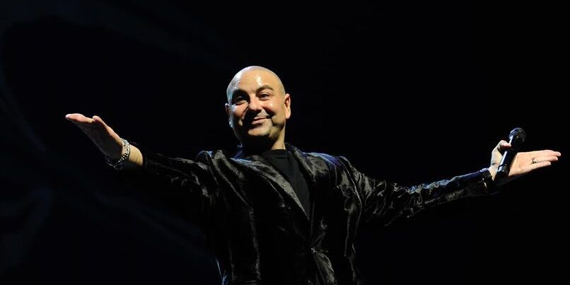 Il comico australiano Joe Avati in Calabria: «Cerco le mie radici, questa terra è unica»