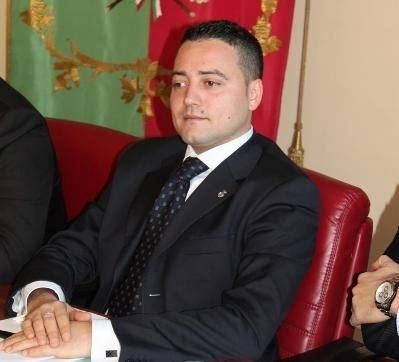 Il sindaco di Isola: non è possibile far lavorare gratis i migranti