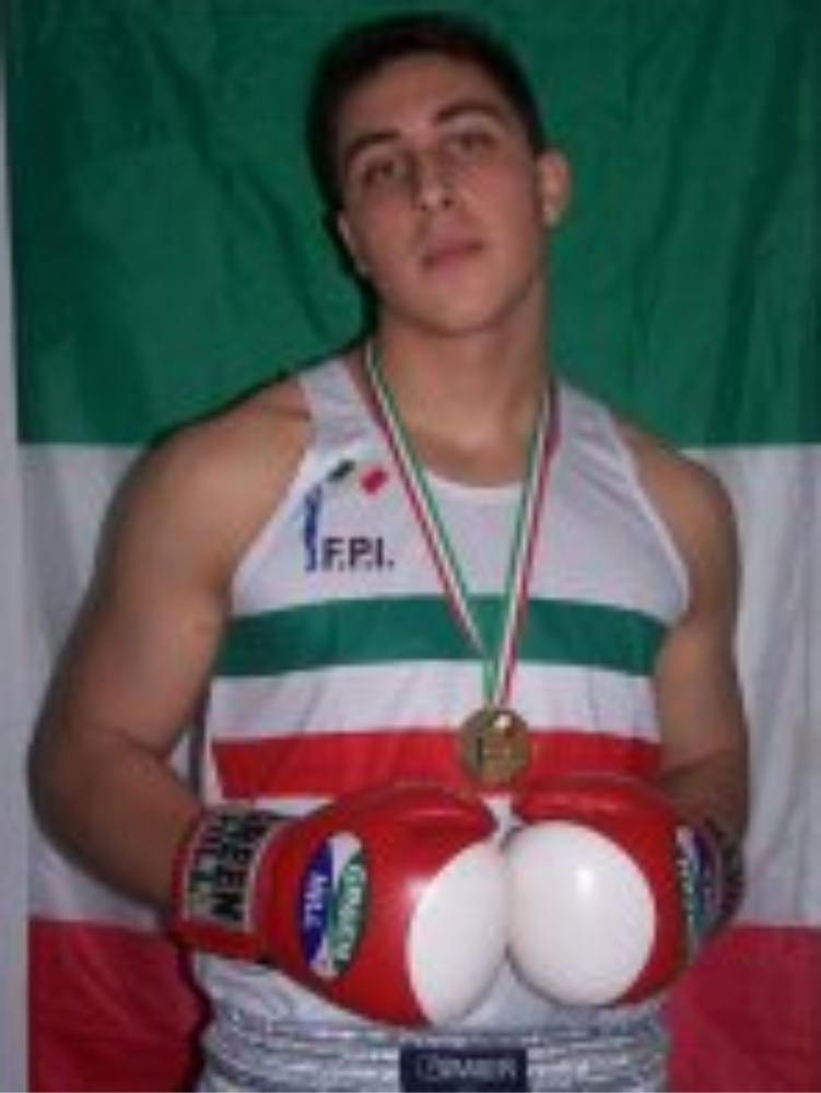 "ROLEX" | Il piccolo Tyson con la passione delle armi