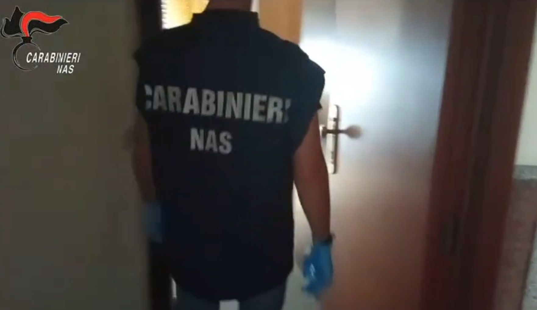 Reggio, maltrattamenti e abbandono: arrestati due gestori di una casa di riposo abusiva – I NOMI