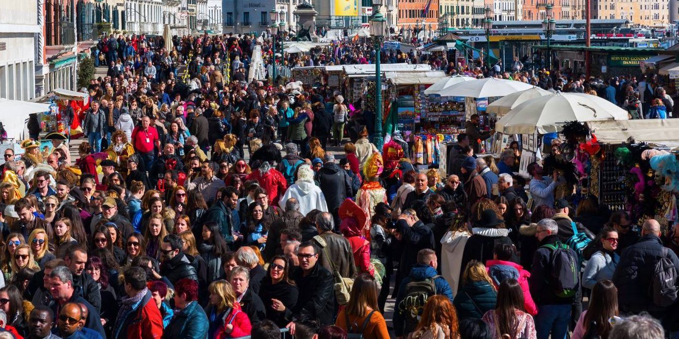 «Tutelare le città», paletti all’overtourism