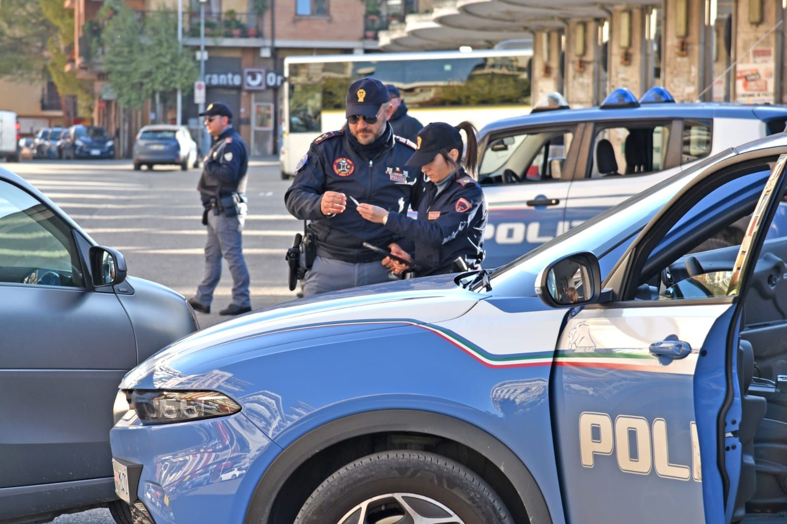 Violenta rissa all’autostazione di Cosenza, ferita gravemente una persona