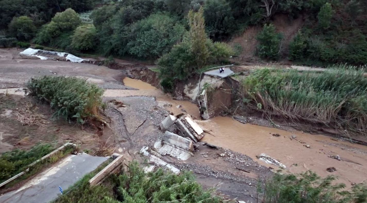 Alluvione, Giampà: «Se isolati a lungo, consegnerò le chiavi del Comune al Prefetto»