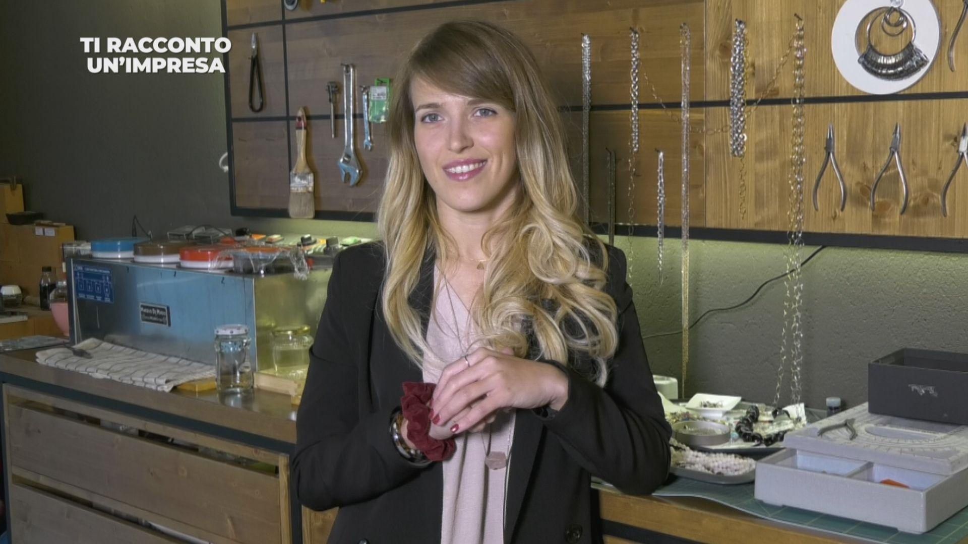 Rosa, orafa giovane e donna