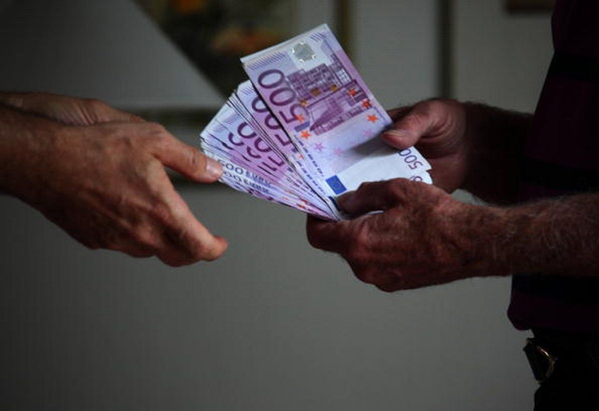 Presta 50mila euro e ne pretende 120mila, arrestato per usura