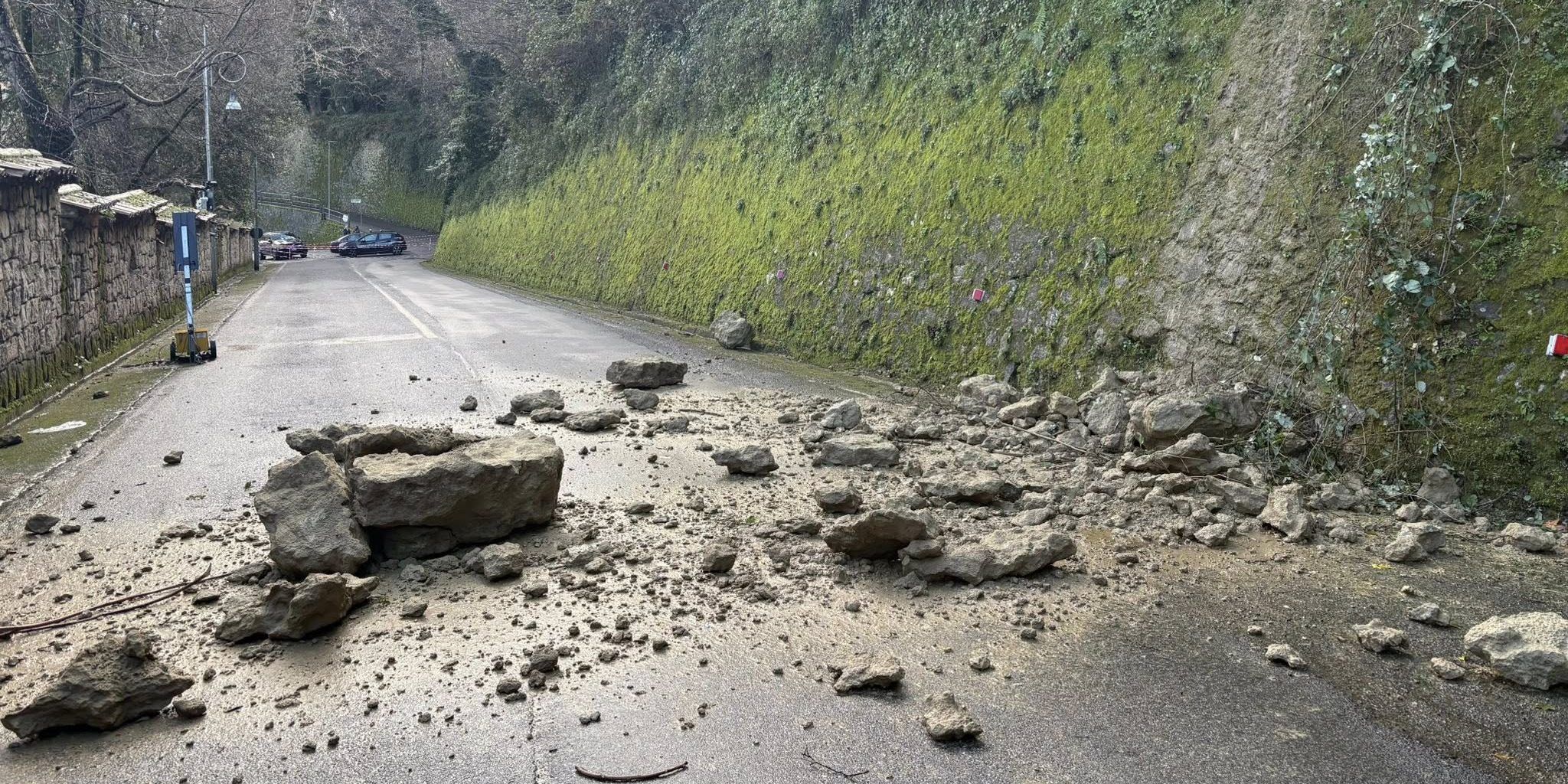Nuova frana a Cosenza, chiusa via Petrarca nella città vecchia
