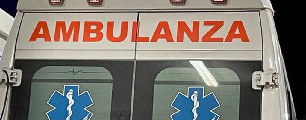 Auto contro un albero, morto un 18enne