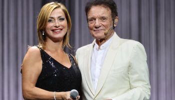 Massimo Ranieri, trionfo al Politeama: il Festival d’Autunno debutta nel segno dell’emozione