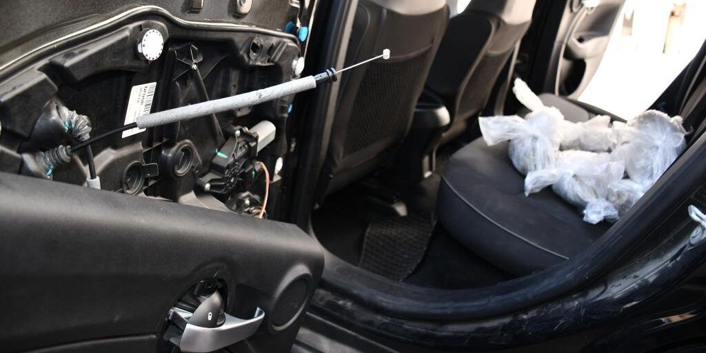 In auto con un chilo di droga e documenti falsi, un arresto a Reggio