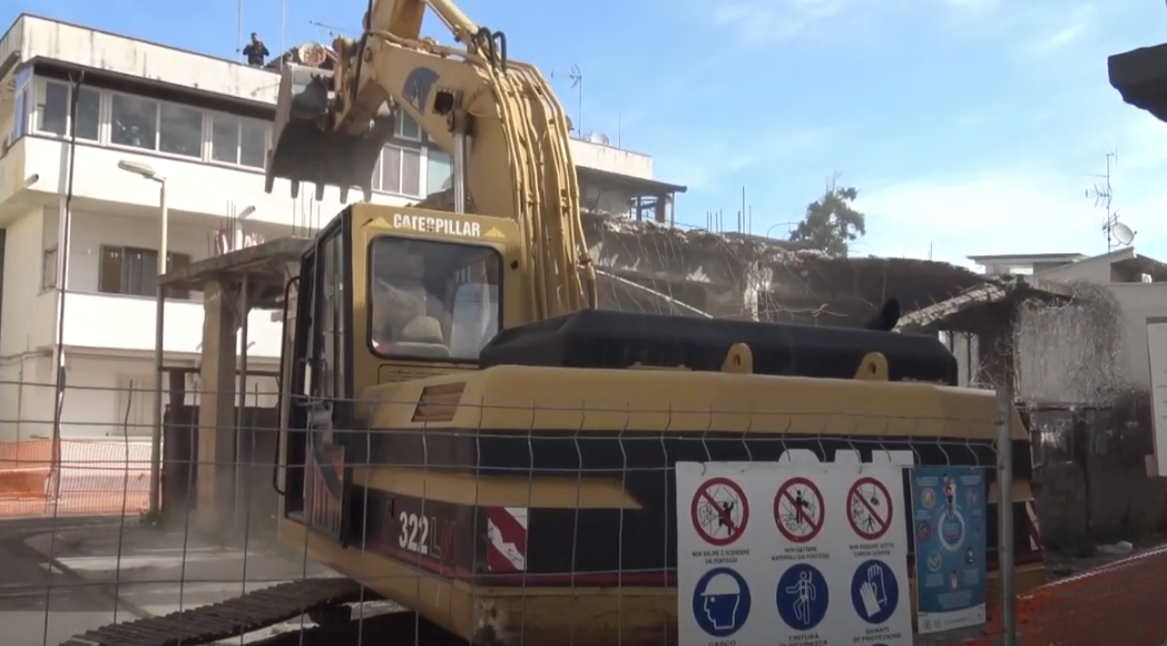 Vibo Marina, ruspe in azione contro gli immobili abusivi