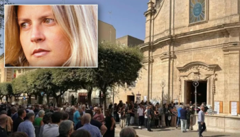 Folla e commozione per i funerali di Angela Buccico, l’avvocata morta in un incidente aereo a Fuscaldo