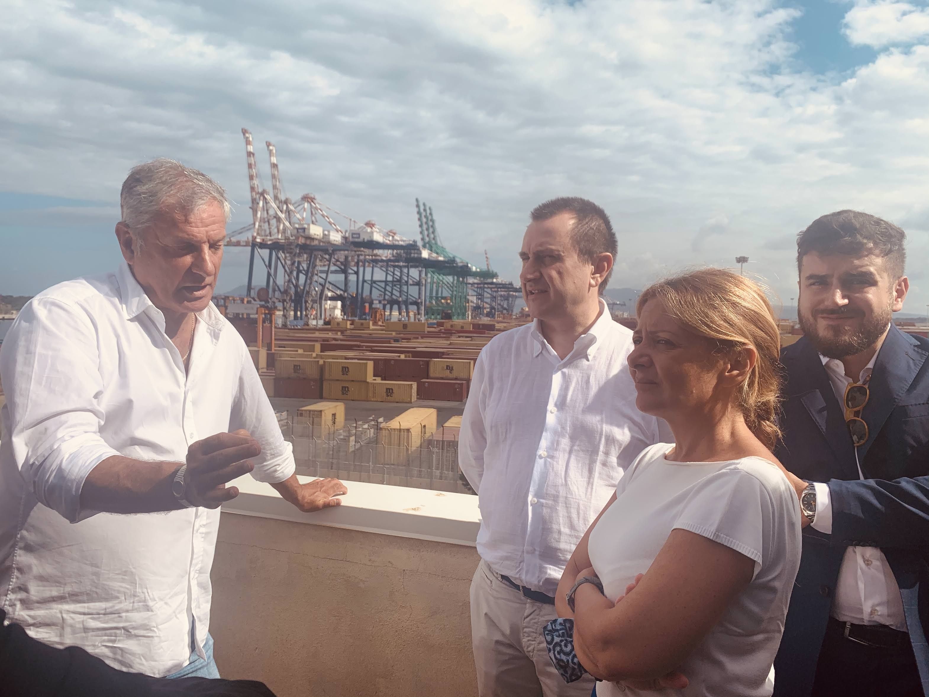 Gioia, Rosato in visita al porto