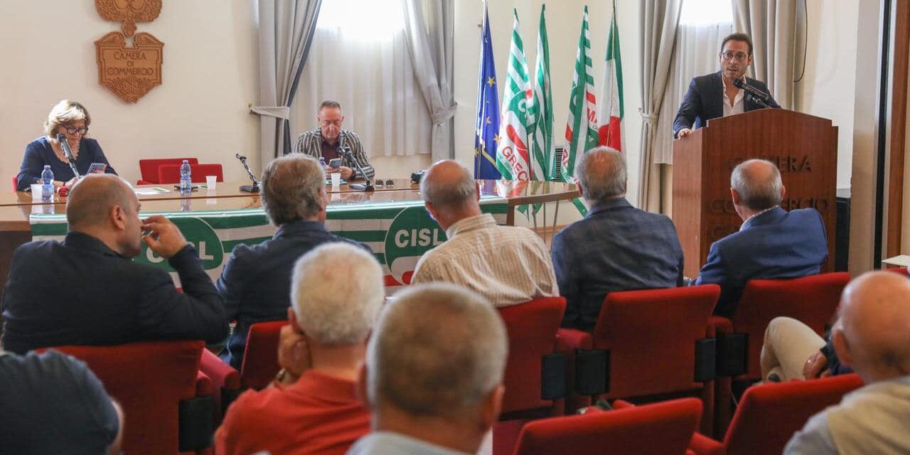 Lavoro, Gualtieri: «Creare una rete tra istituzioni, associazioni, scuola e università»