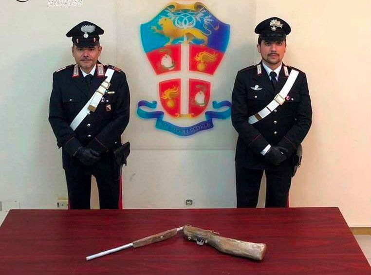 Marina di Gioiosa Jonica, uccide un cane e lo getta in un burrone