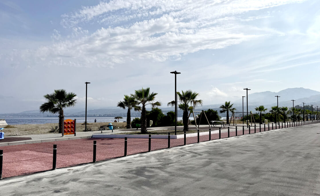 Mareggiata travolge un pescatore: un morto a Reggio Calabria