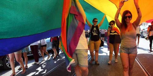 Oggi l'Onda Pride arriva a Reggio Calabria. «La politica ci ascolti»