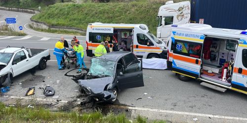 Scontro tra auto nel Cosentino, morto un anziano