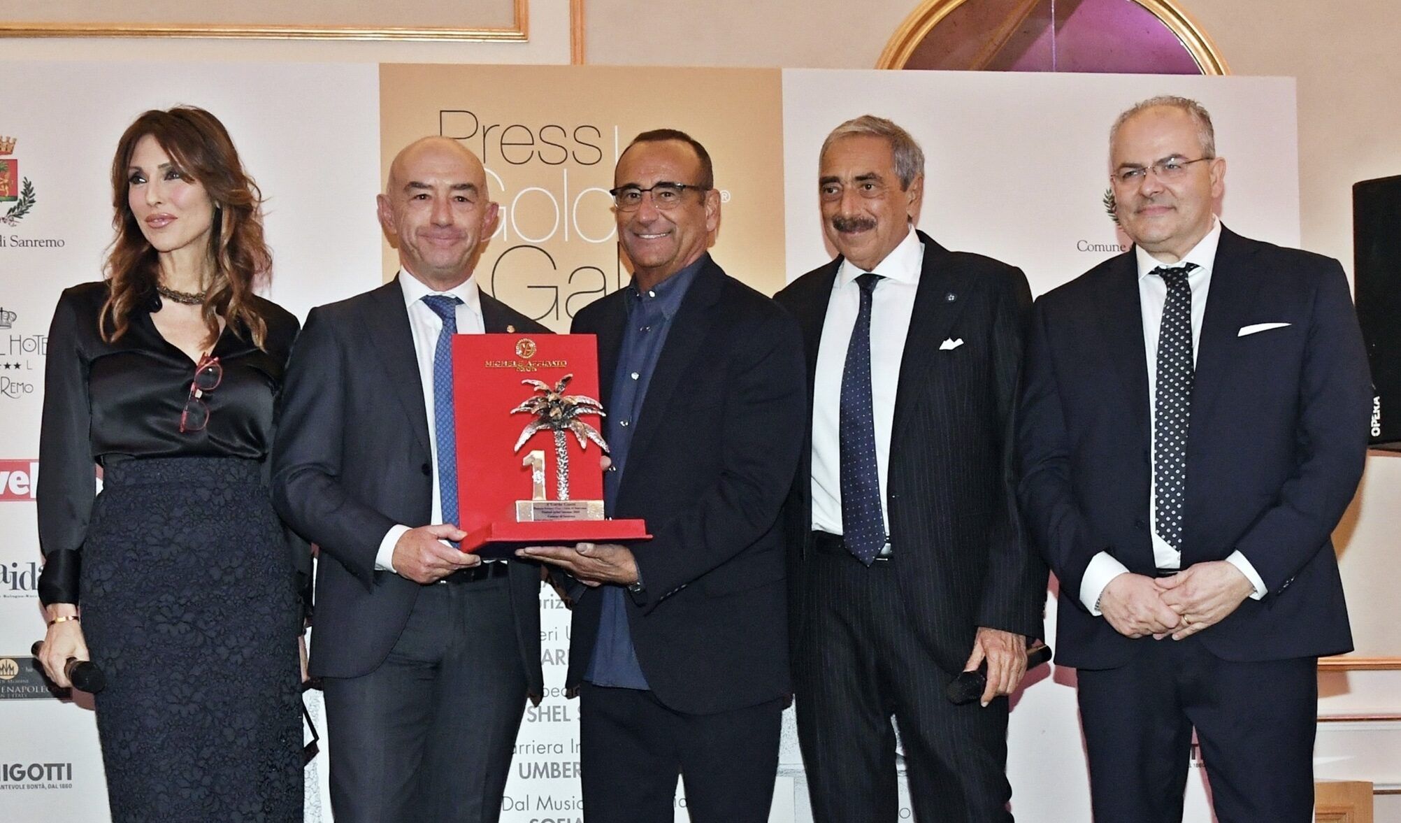 I premi di Michele Affidato per i big del Festival di Sanremo: tra questi Achille Lauro, Lucio Corsi e Cristicchi – FOTO