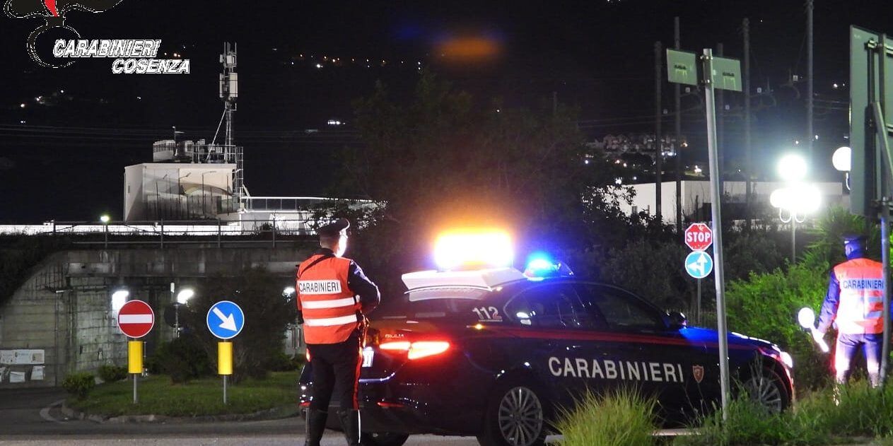 Minaccia ripetutamente un professionista rendese, 55enne finisce agli arresti domiciliari