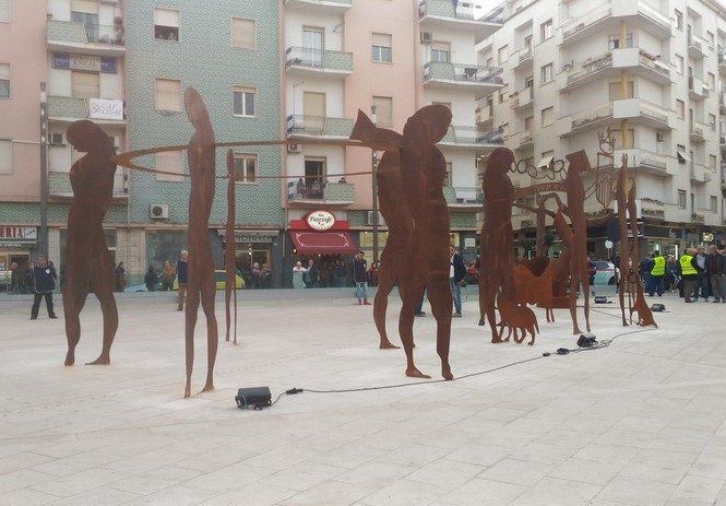 Cosenza, la Regione “stoppa” il fast food a piazza Bilotti