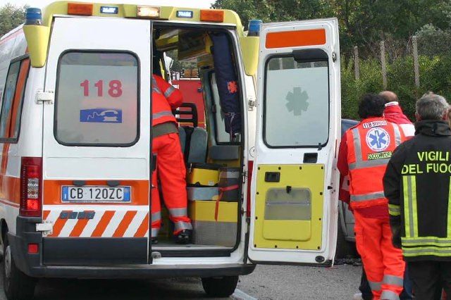 Centauro travolge auto, morto un bimbo di 20 mesi