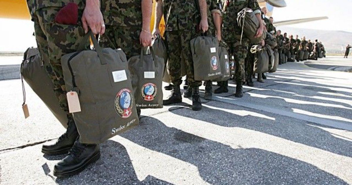 Calci alla recluta per un pacco di merendine, sergente di Cosenza condannato a 5 mesi