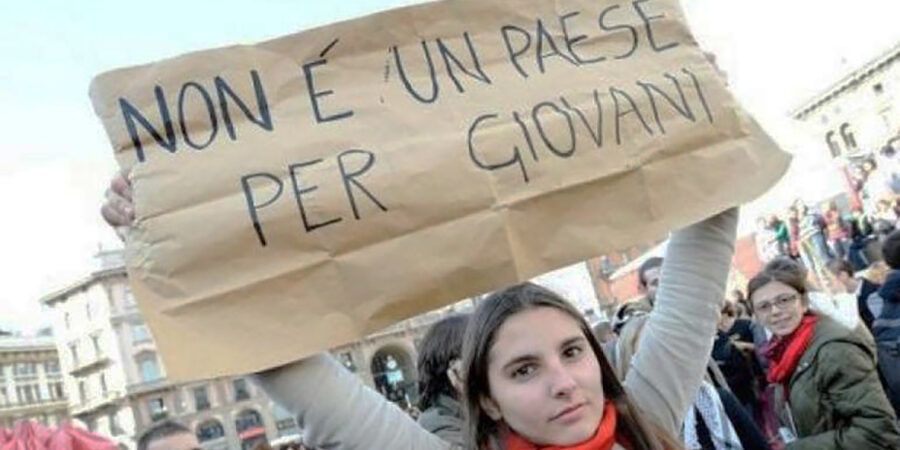 «A Cosenza i giovani campano grazie al reddito di cittadinanza»