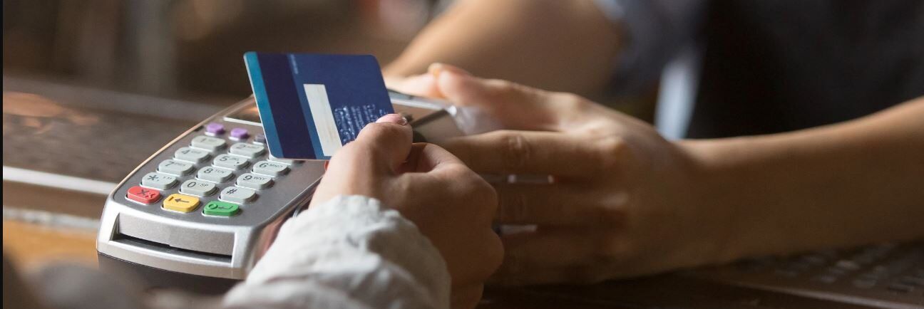 Pos, scattano le multe per chi non accetta pagamenti digitali