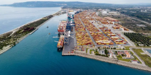 M5S: «Acciaio per munizioni verso Israele al porto di Gioia Tauro, chiesta ispezione urgente»