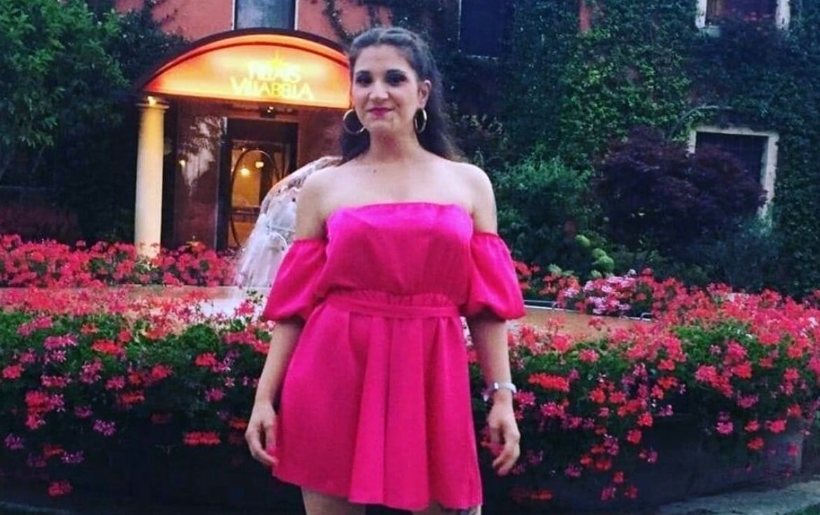 Trovata impiccata nella doccia una 27enne reggina, indagato il compagno