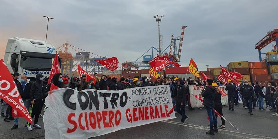 Guerra ai pass, trasporti a rischio caos. Tensioni per le manifestazioni