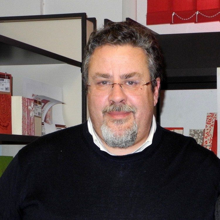 Il titolare della coop: «Giovani minacciati se lavorano con noi»