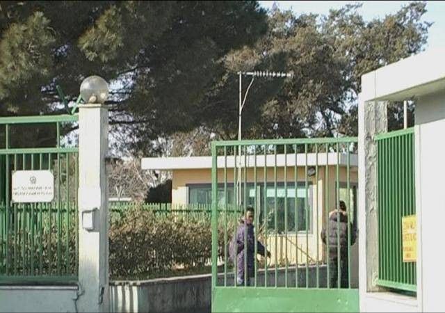 Crotone, mediatore del centro di accoglienza colpito da meningite