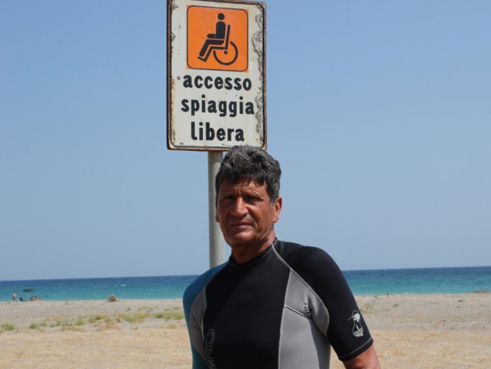 Spiaggia per disabili? Solo sul cartello…