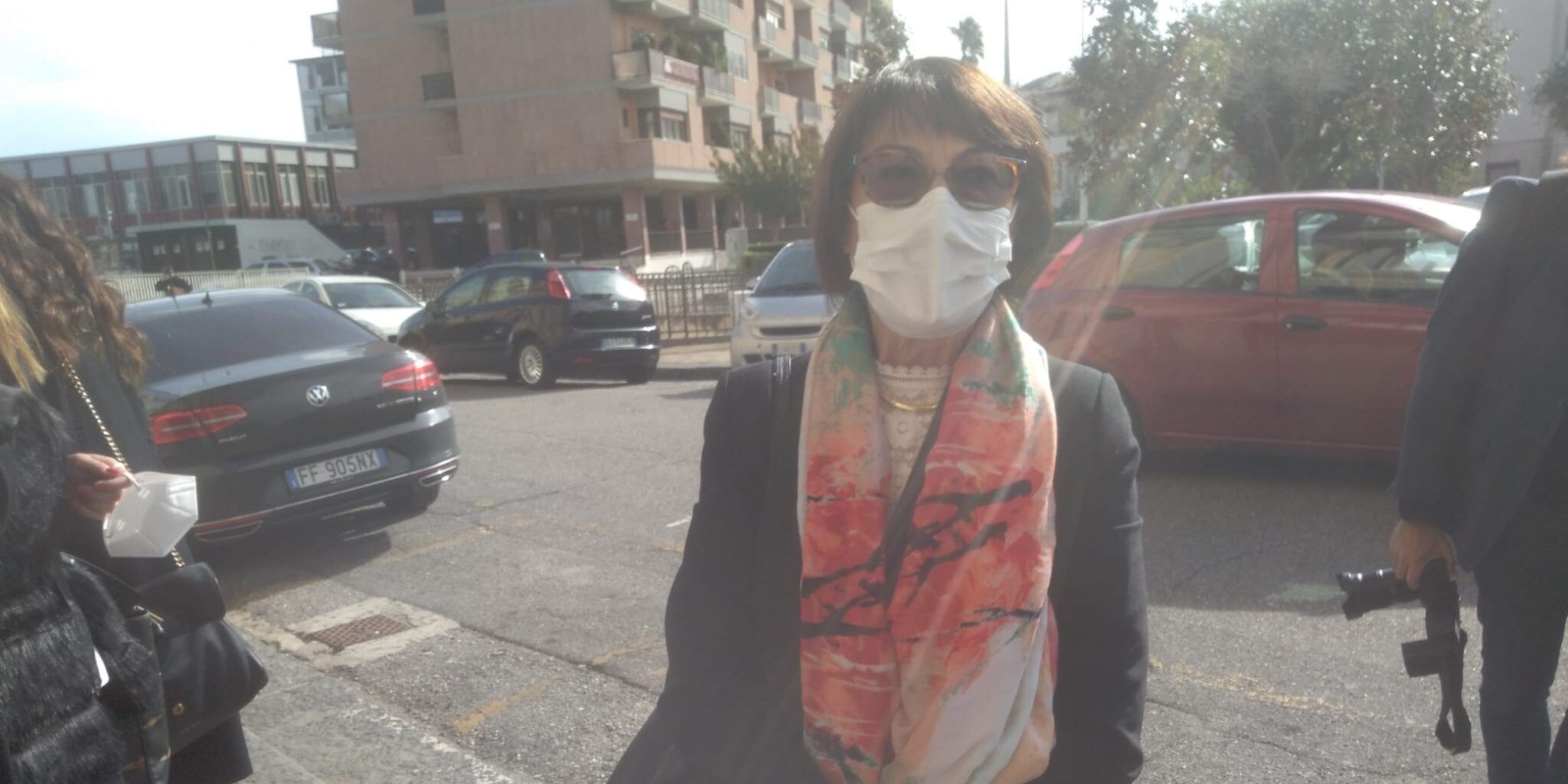 La Bruni: «Mi sento una scolaretta al primo giorno». Ma sulla sanità rilancia: «Occhiuto ci coinvolga»