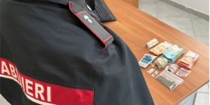 Cocaina e hashish pronti per il mercato: i Carabinieri bloccano due spacciatori a Lamezia
