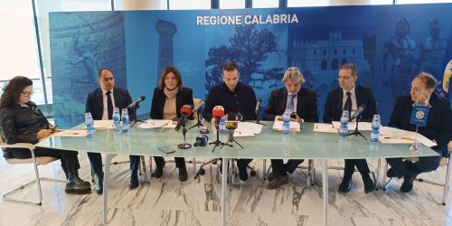 sanità occhiuto medici cubani