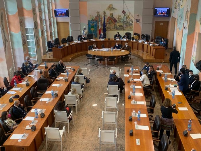 Cosenza, il risiko delle commissioni consiliari: ecco come possono cambiare gli assetti
