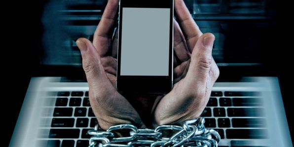 «L’abuso di Internet può influenzare le scelte della persona e portare al pensiero unico»