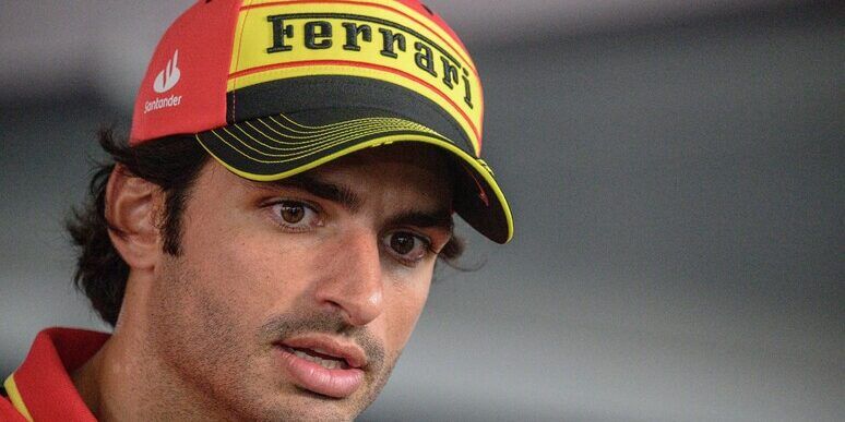Sainz su Hamilton in Ferrari: «Non è facile correre sapendo che andrai via»