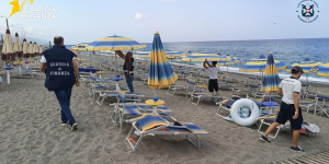 Stabilimento balneare senza concessione a Paola, sequestrata un’area di 1.800 metri quadrati – FOTO