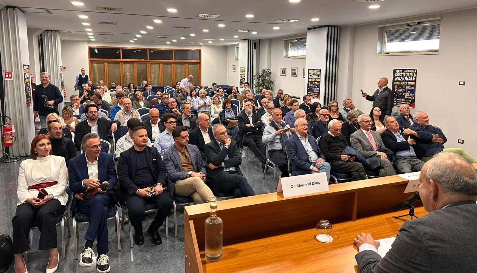 Vannacci scuote il centrodestra, Sasso da Cosenza rilancia: «O alleati o corriamo da soli»