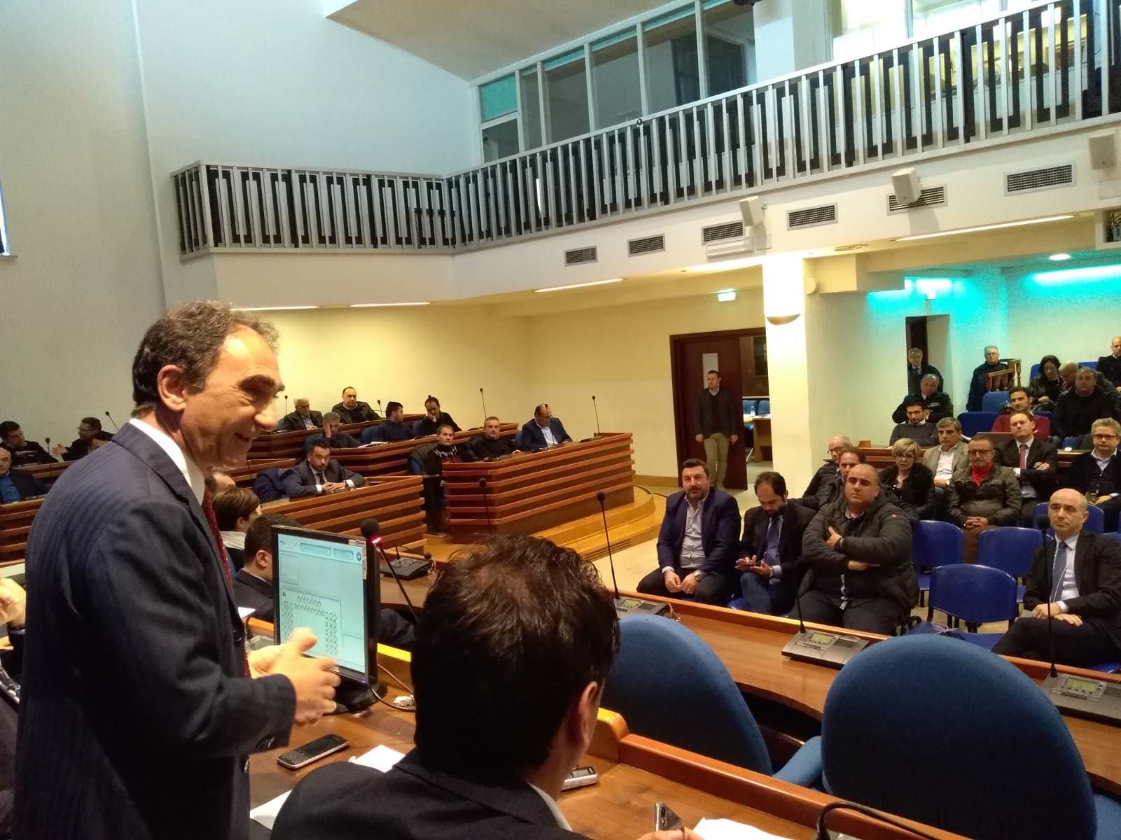 Provincia di Catanzaro, il bilancio “bulgaro” di Abramo